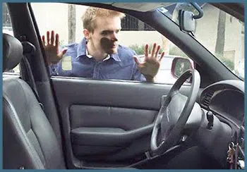 Safe Key Shop San Antonio, TX 210-780-7328 - 19-locked-keys-in-car